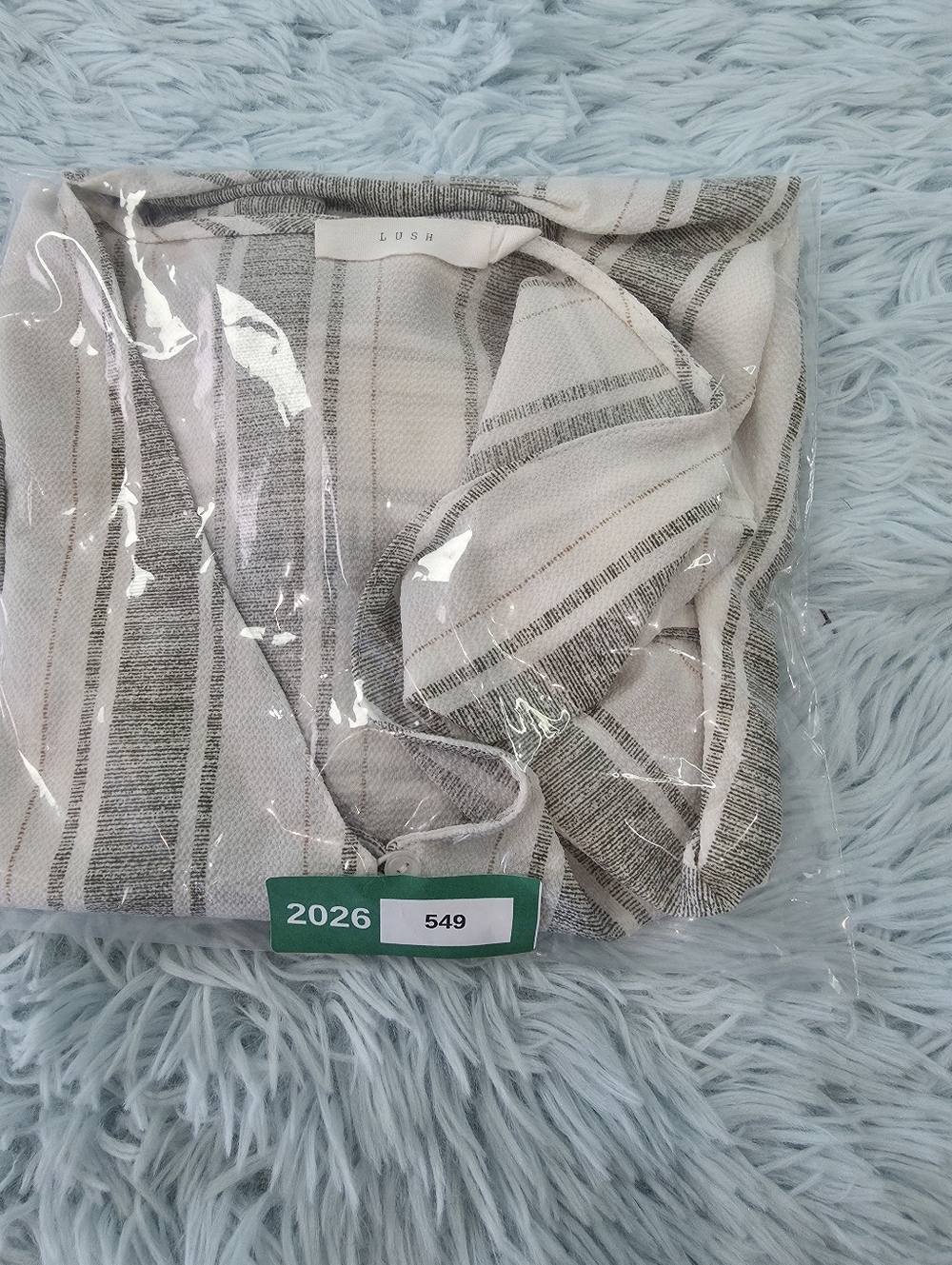 Lush Striped Tie-Front V-Neck Flutter‎ Sleeve Top Green Cream Size M - Picture 9 of 9